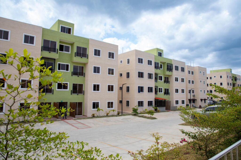 Banreservas financia 700 viviendas del residencial San José entregadas por Abinader | 3 | Banreservas financia 700 viviendas del residencial San José entregadas por Abinader - Noticias de hoy en República Dominicana | De Último Minuto