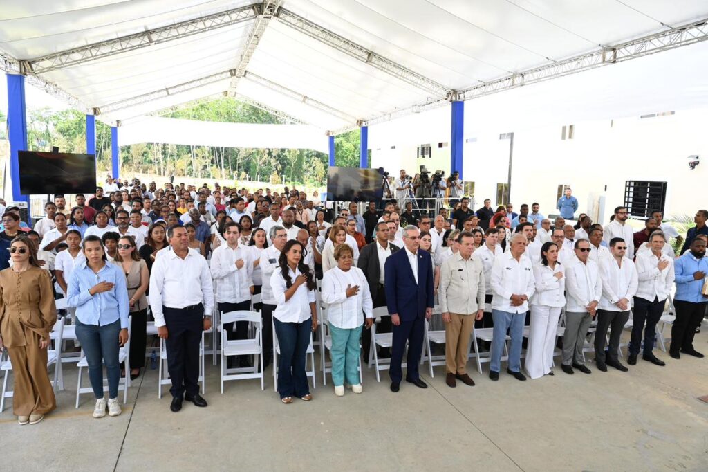 Banreservas financia 700 viviendas del residencial San José entregadas por Abinader | 1 | Banreservas financia 700 viviendas del residencial San José entregadas por Abinader - Noticias de hoy en República Dominicana | De Último Minuto
