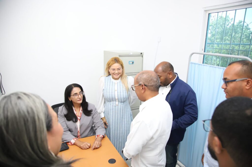 Senadora Lía Díaz entrega remozado Centro de Salud en Sábana Yegua | 7 | Senadora Lía Díaz entrega remozado Centro de Salud en Sábana Yegua - Noticias de hoy en República Dominicana | De Último Minuto