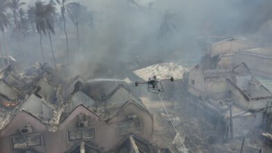 Utilizan drones del 911 para sofocar incendio afectó hotel en Bayahíbe