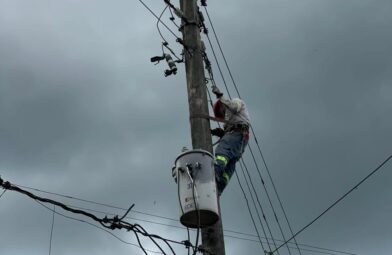 Edeeste fortalece el servicio eléctrico en Sierra Prieta y Yamasá con división estratégica de recloser - Noticias de hoy en República Dominicana | De Último Minuto
