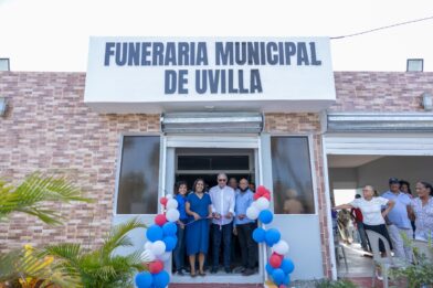 Gobierno inaugura tres obras comunitarias en Bahoruco