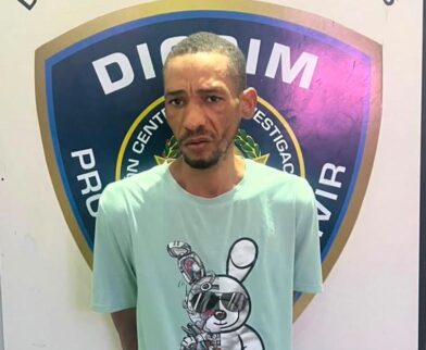 Policía arresta a uno de los implicados en atraco en Dajabón donde sustrajeron bienes valorados en más de RD$1.8 millones