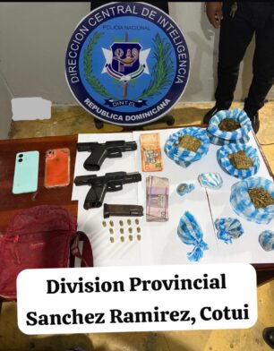 DINTEL apresa dos personas y ocupa armas de fuego ilegales y presuntas drogas en Cotuí