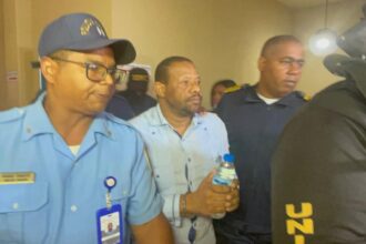 Bajo fuerte dispositivo de seguridad trasladan audiencia a Lora Cruceta y su esposa por desfalco millonario en Oncológico