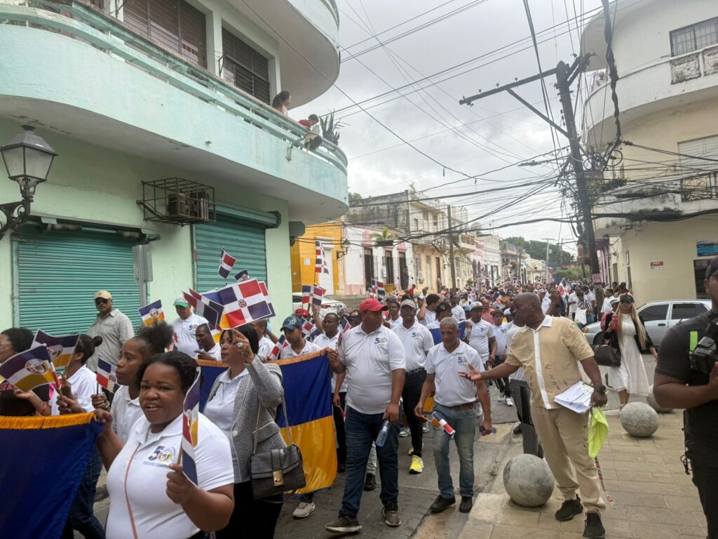 Hogar Crea realiza multitudinaria marcha contra las drogas y pide reformar la Ley 50-88 - Noticias de hoy en República Dominicana | De Último Minuto