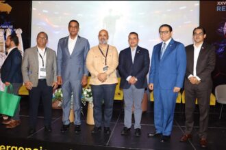 Director del SNS recibe reconocimientos durante Congreso Internacional de Ortopedia y Traumatología