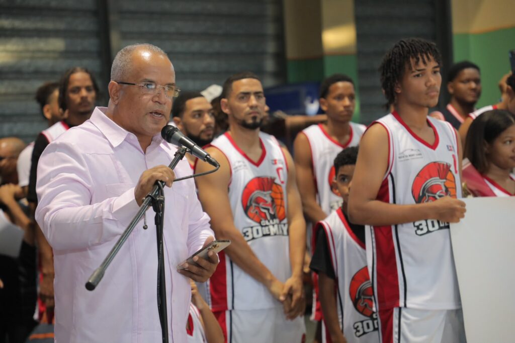 Peravia vive una histórica fiesta deportiva con la inauguración de la V Copa de Baloncesto Luis Báez - Noticias de hoy en República Dominicana | De Último Minuto