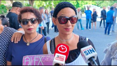 Fanáticos de Alex Bueno abarrotan el Teatro Nacional para despedir al artista - Noticias de hoy en República Dominicana | De Último Minuto