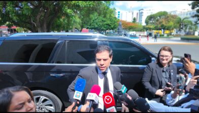 Roberto Ángel Salcedo asegura “Es un momento muy sensible para el arte” tras la muerte de Alex Bueno