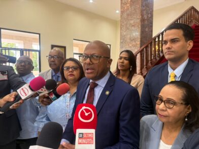 Colegio Médico acude al Senado para frenar artículos del Código Penal que promueven la “medicina defensiva” - Noticias de hoy en República Dominicana | De Último Minuto
