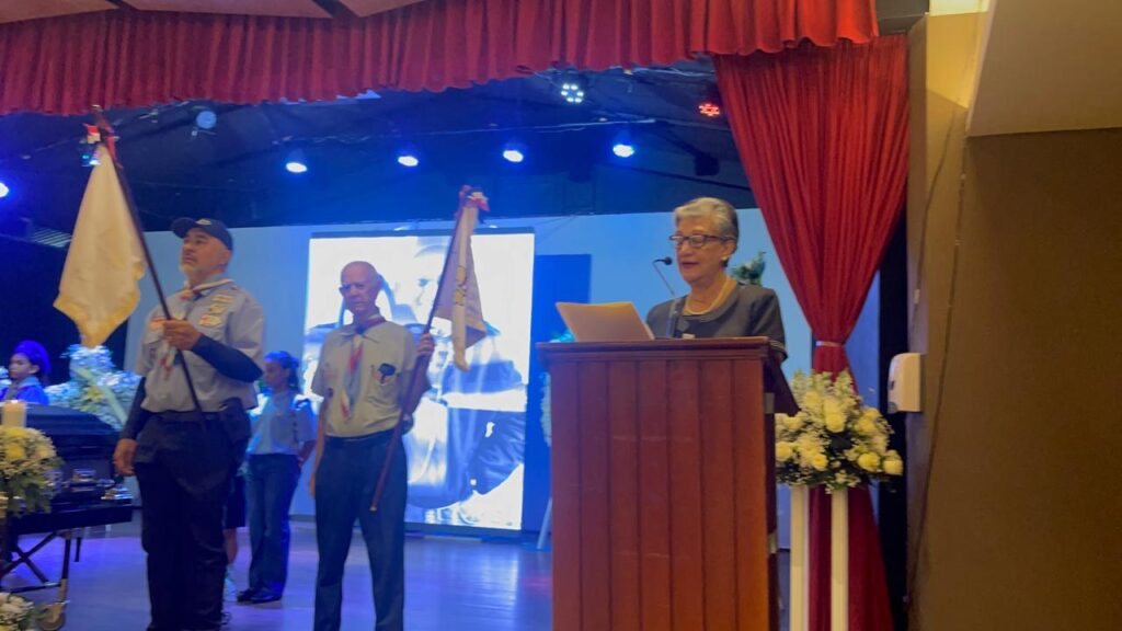 Scouts rinden guardia de honor a Alex Bueno en emotivo homenaje durante su sepelio en Sajoma - Noticias de hoy en República Dominicana | De Último Minuto