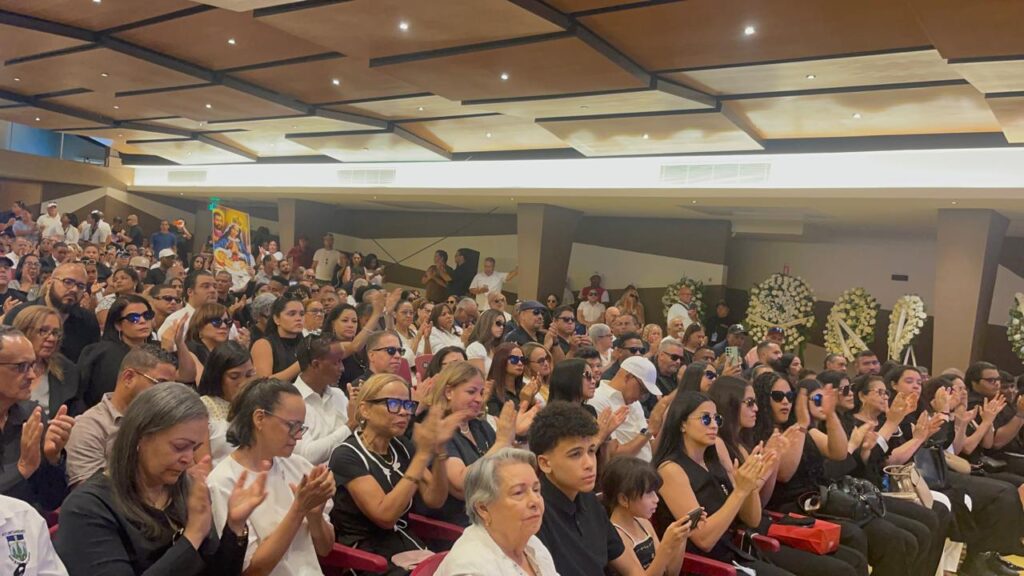 Scouts rinden guardia de honor a Alex Bueno en emotivo homenaje durante su sepelio en Sajoma - Noticias de hoy en República Dominicana | De Último Minuto