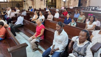 Cientos de fieles celebran Corpus Christi en templos de Santo Domingo