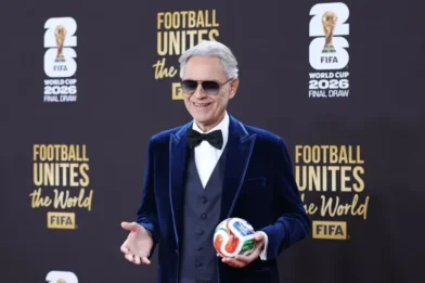 Andrea Bocelli, EJAE y David Guetta protagonizan un nuevo himno oficial de la Copa Mundial de Fútbol