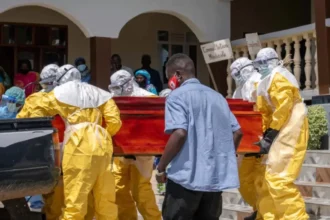Aumentan a 515 los casos de ébola en el Congo, con 91 fallecidos