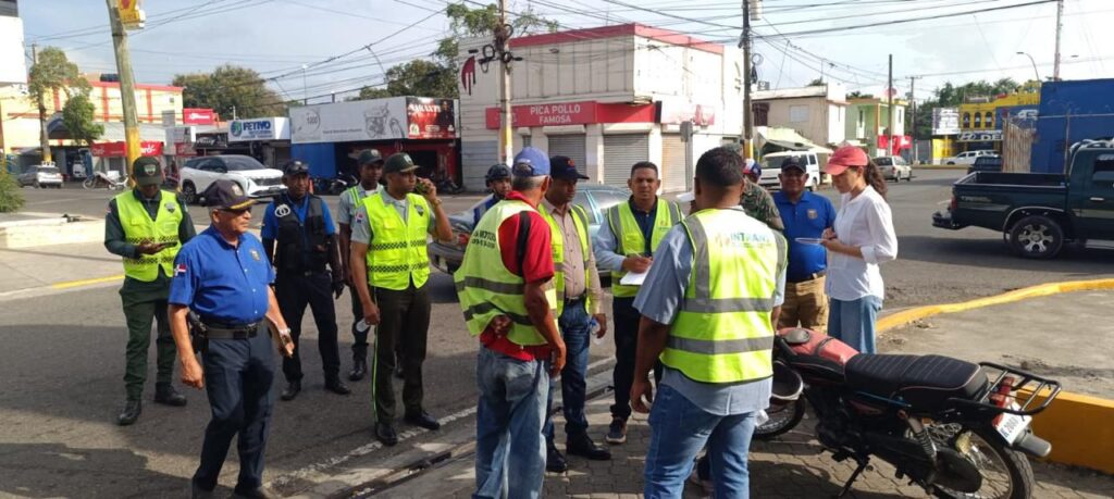 Operativo conjunto fortalece la seguridad vial y el cumplimiento de la Ley de Tránsito en La Vega - Noticias de hoy en República Dominicana | De Último Minuto