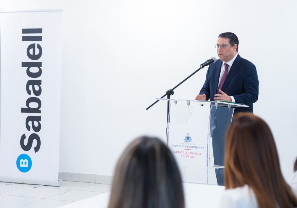 MICM y Banco Sabadell se unen para atraer inversión española y fortalecer exportaciones - Noticias de hoy en República Dominicana | De Último Minuto