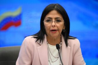Delcy Rodríguez agradece a Luis Abinader envío de rescatistas dominicanos a Venezuela tras terremotos