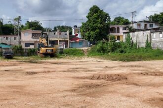 Comunitarios de Los Girasoles denuncian abandono de reconstrucción de play - Noticias de hoy en República Dominicana | De Último Minuto