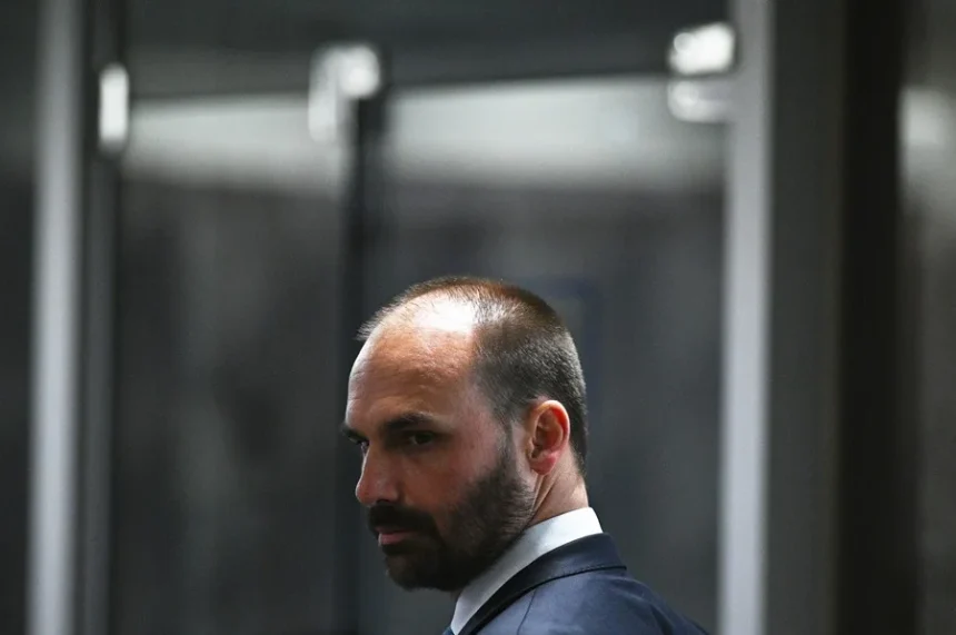 El Supremo de Brasil juzgará a Eduardo Bolsonaro el 16 de junio por torpedear el juicio de su padre