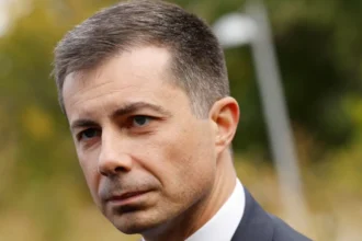 Exaspirante presidencial demócrata denuncia que fue víctima un falso reporte policial