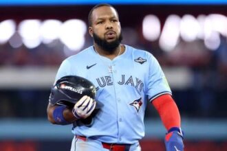 Vladimir Guerrero Jr. abandona juego por rigidez en la espalda, pero Toronto descarta gravedad - Noticias de hoy en República Dominicana | De Último Minuto