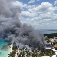 Continúan las labores para sofocar incendio en hotel Viva Wyndham Dominicus Beach - Noticias de hoy en República Dominicana | De Último Minuto
