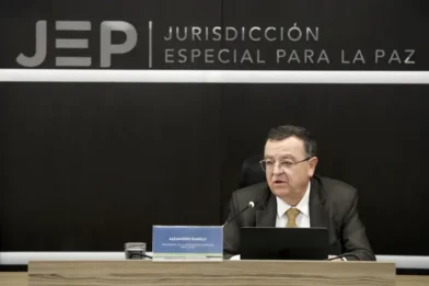 La Jurisdicción de Paz colombiana expulsa a un coronel retirado por no reconocer la verdad judicial