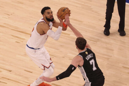 Karl-Anthony Towns admite errores de los Knicks tras derrota en el tercer juego de las Finales - Noticias de hoy en República Dominicana | De Último Minuto