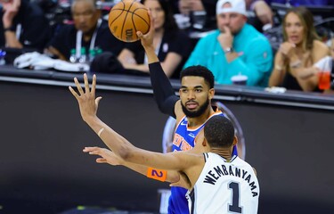 Knicks sobreviven al cierre de Spurs y toman ventaja 2-0 en las Finales de la NBA - Noticias de hoy en República Dominicana | De Último Minuto