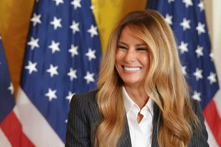 Melania Trump premia a varios niños por su talento en el uso de inteligencia artificial