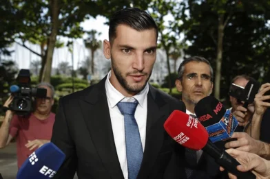 El futbolista Rafa Mir es condenado a 8 años y medio de prisión por agresión sexual y lesiones - Noticias de hoy en República Dominicana | De Último Minuto