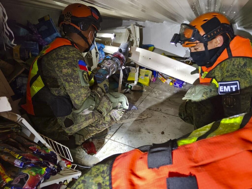 Manny Pacquiao colecta donaciones para ayudar a las víctimas del terremoto en Filipinas | 2 | Manny Pacquiao colecta donaciones para ayudar a las víctimas del terremoto en Filipinas - Noticias de hoy en República Dominicana | De Último Minuto