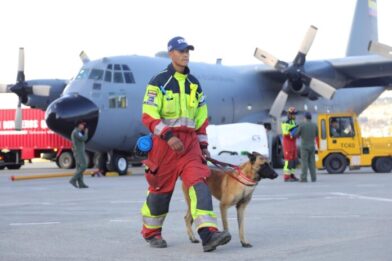 Bomberos, perros, drones, forenses: así ayuda la comunidad internacional a Venezuela - Noticias de hoy en República Dominicana | De Último Minuto