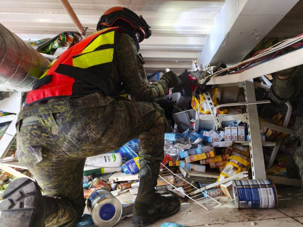 Manny Pacquiao colecta donaciones para ayudar a las víctimas del terremoto en Filipinas | 3 | Manny Pacquiao colecta donaciones para ayudar a las víctimas del terremoto en Filipinas - Noticias de hoy en República Dominicana | De Último Minuto