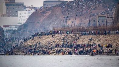 UE asegura que ningún migrante ha cruzado de Ceuta al continente