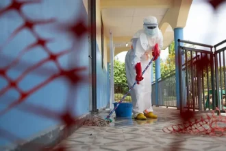 Un hombre en Italia y dos en Brasil en aislamiento por sospecha de ébola