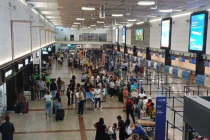Cancelan 18 vuelos en el AILA por mal tiempo en el noreste de EE. UU.; más de 2,500 pasajeros resultan afectados