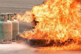 Explosión de tanque de gas deja cinco heridos en negocio de comida de Los Guaricanos