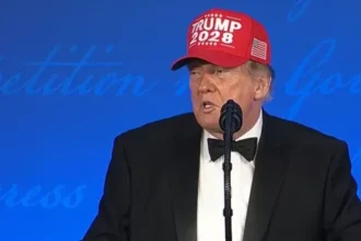 Trump bromea en la Cena de Corresponsales con presentarse a las elecciones de 2028