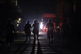 Un 70 % de Cuba quedará a la vez sin corriente este viernes por la crisis energética