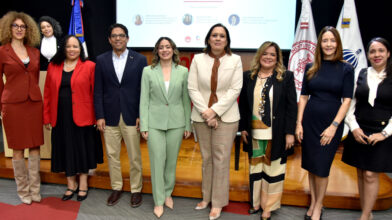 Ministerio de la Mujer promueve buenas prácticas de género con panel para el sector privado