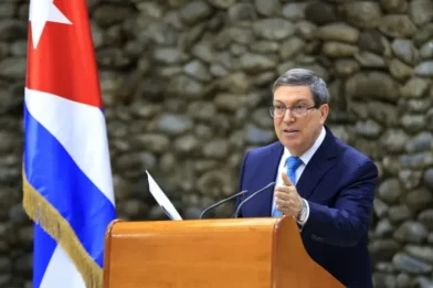 Cuba tacha de “subordinación” el anuncio de De la Espriella de cortar vínculos de Colombia con la isla