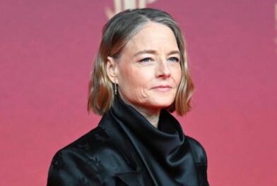 Actriz Jodie Foster dice, película F1 de Brad Pitt parece que fue hecha con IA - Noticias de hoy en República Dominicana | De Último Minuto