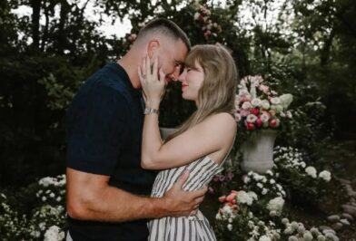 Enormes letreros alrededor del Madison Square Garden anunciaron que Talyor Taylor Swift y Travis Kelce ya son marido y mujer - Noticias de hoy en República Dominicana | De Último Minuto