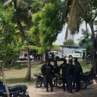 Amplio contingente policial resguarda el Cementerio Cristo Redentor durante sepelio de joven en Herrera