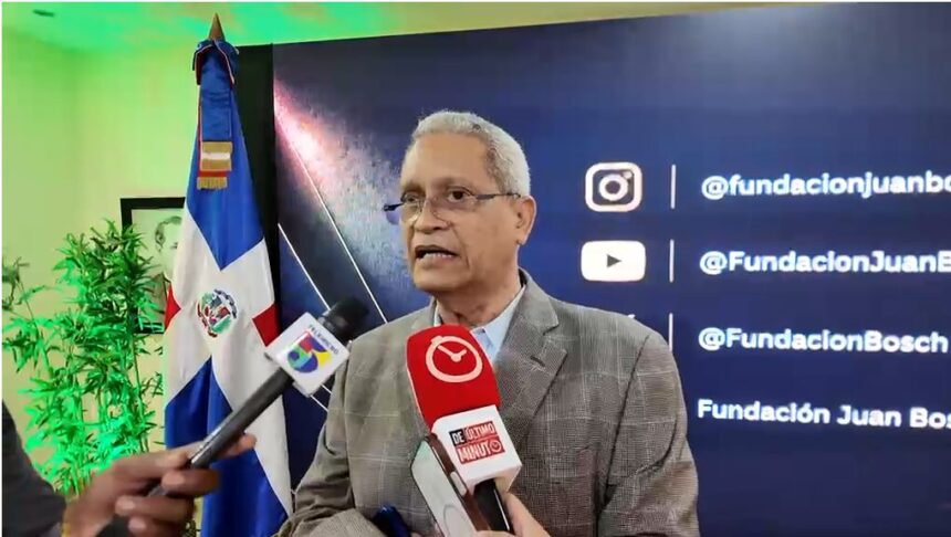 Fundación Juan Bosch reconoce a tres dominicanos ejemplares con el premio “A la Patria se le Sirve”