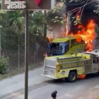 Autobús de Caribe Tours se incendia en Jarabacoa; bomberos controlan el fuego y tránsito resulta afectado