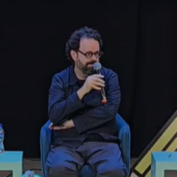 Periódico El País no utiliza IA para escribir artículos, afirma subdirector Javier Lafuente
